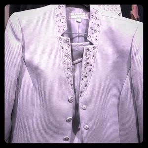 Elegant Tahari 2-Piece Suit